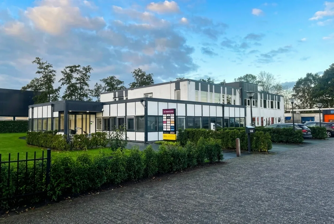 Bedrijfsverzamelgebouw de Basis exterieur